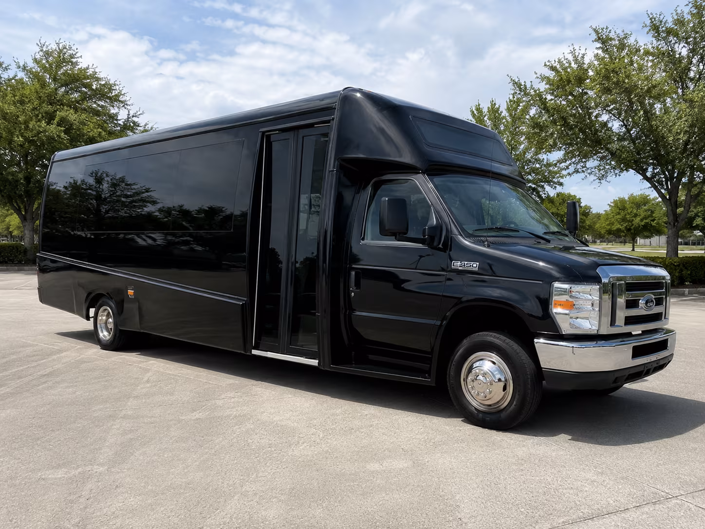 avondale comfortable charter buses for government military personnel