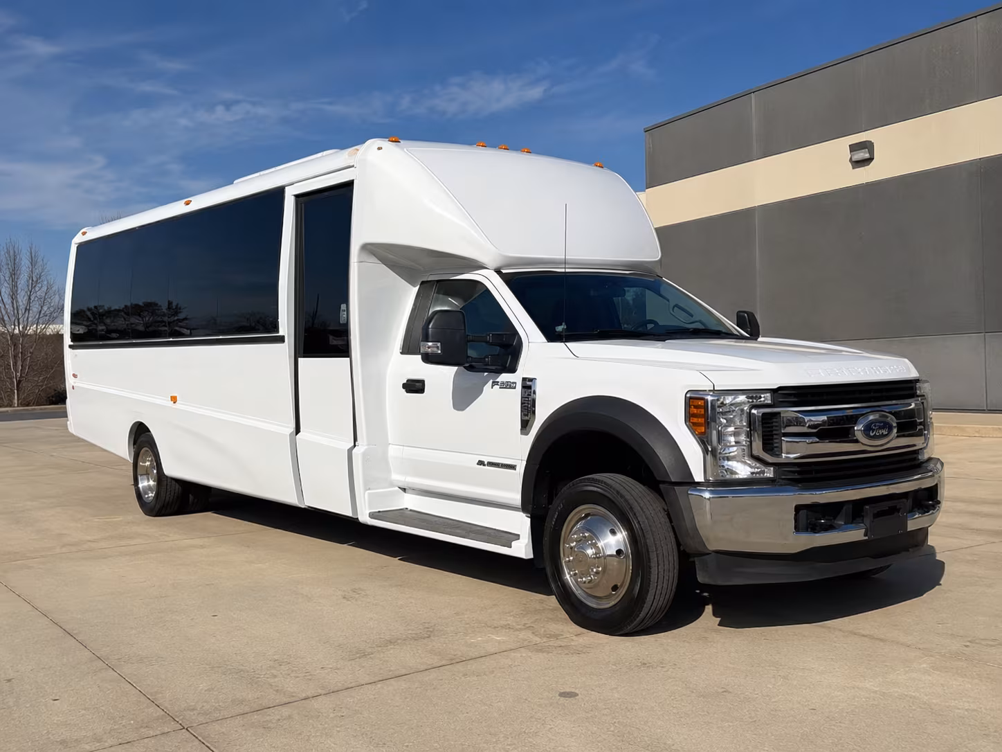 phoenix organize a phoenix corporate event with a charter bus